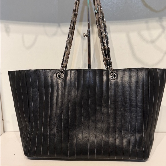 CHANEL Black Leather Tote with Chain Straps - Picture 4 of 10